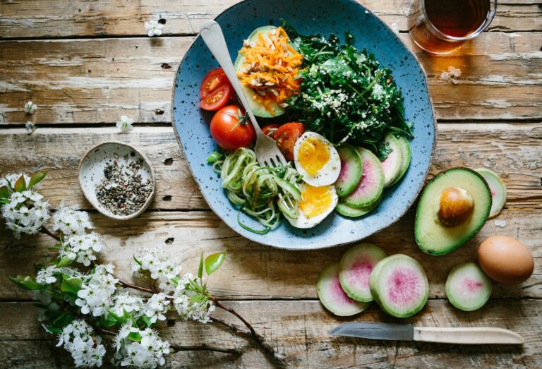 Healthy meal with poached egg and vegetables for runner nutrition